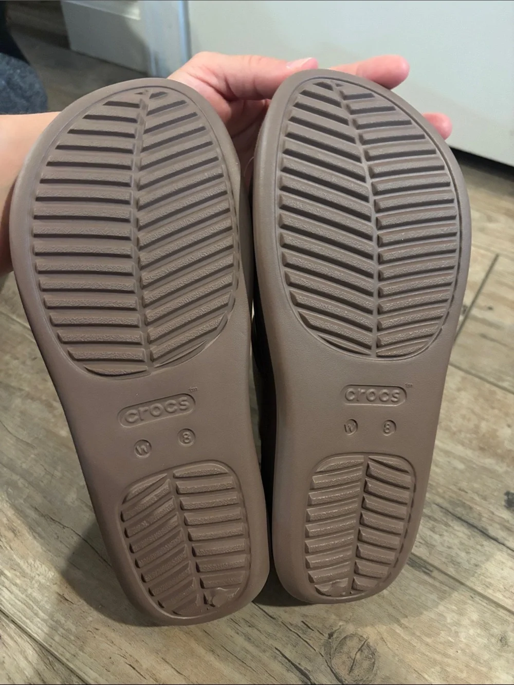 CROCS Getaway Platform Toe Loop Womens Slides Sandals Truffle Size 8 NEW - Picture 6 of 9